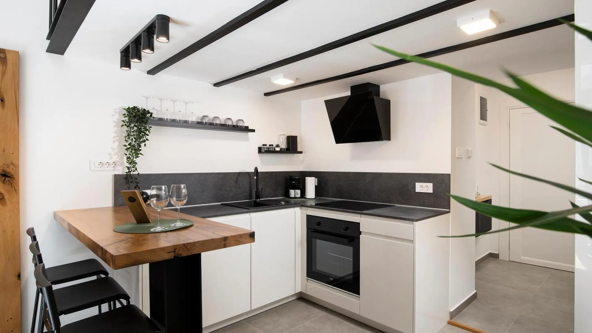 K-Apartments Pula 0*,  Croatia